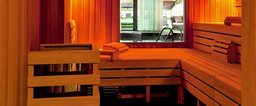 Best Western Premier Grand Monarque Hôtel & Spa ★★★★ - Indulge at a delightful hotel in the ancient Chartres. - Chartres, France